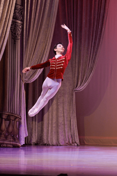 Kunbyulbit Pak — Neoclassical dancer, South Korea