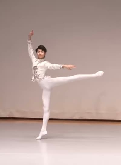 Kunbyulbit Pak — Neoclassical dancer, South Korea