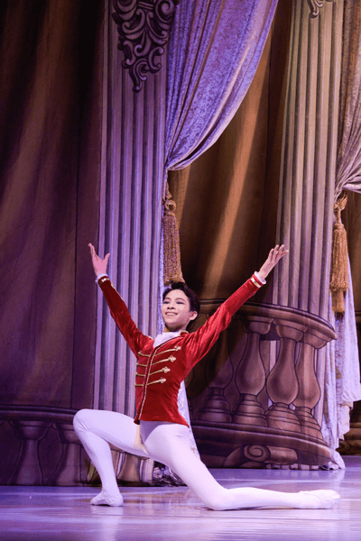 Kunbyulbit Pak — Neoclassical dancer, South Korea