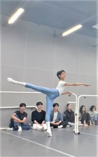 Kunbyulbit Pak — Neoclassical dancer, South Korea