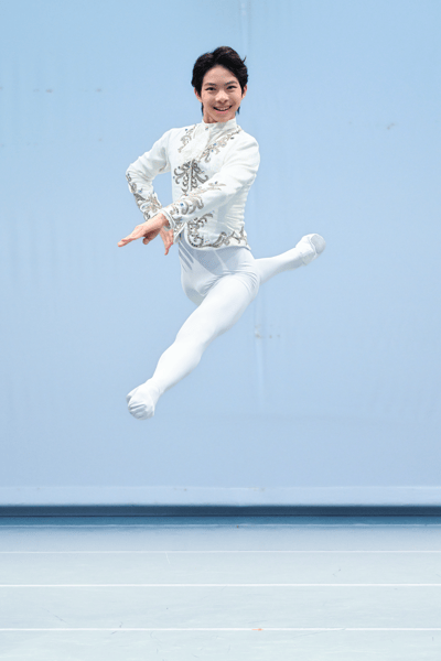 Kunbyulbit Pak — Neoclassical dancer, South Korea