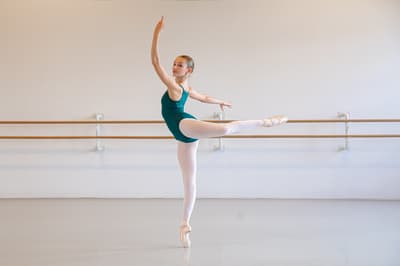 Cleo Ravel — Classical dancer