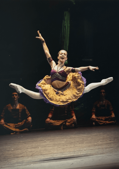Elisa Murg — Classical dancer