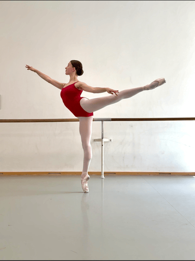 Elisa Murg — Classical dancer