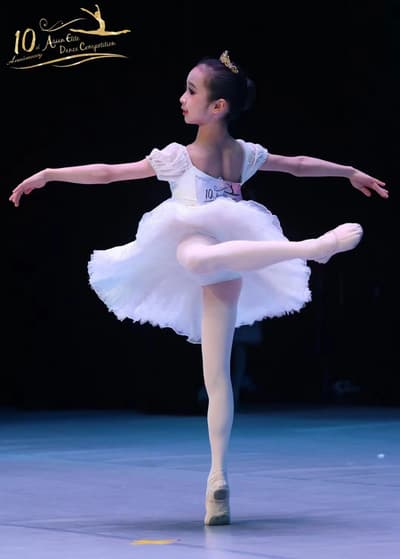 Chen Zhuo — Classical dancer, China