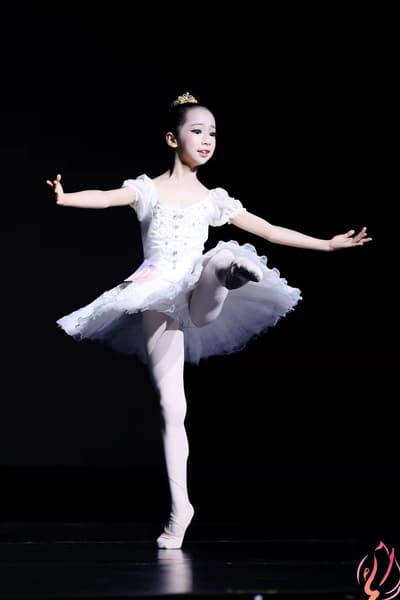 Chen Zhuo — Classical dancer, China