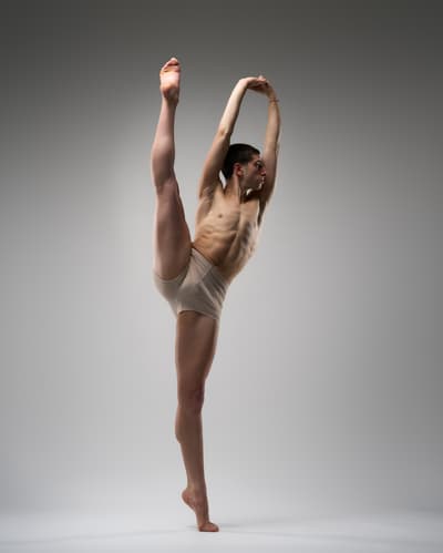 Edon Hartzy — Contemporary dancer, United States