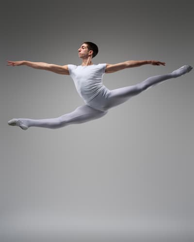 Edon Hartzy — Contemporary dancer, United States