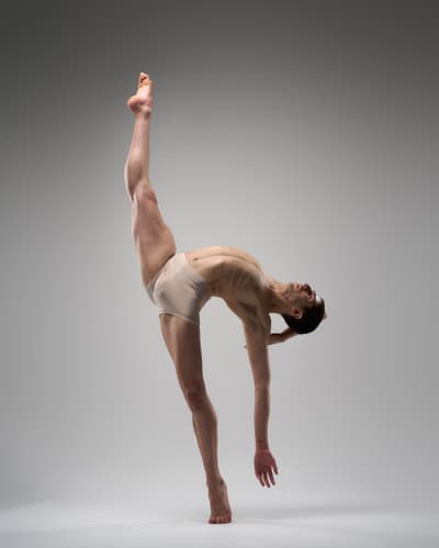 Edon Hartzy — Contemporary dancer, United States
