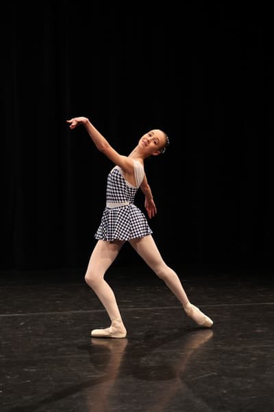 Elinor Couteau — Classical dancer, Belgium
