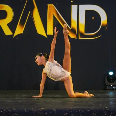 Bárbara Cancino Zúñiga — Contemporary dancer, Tuxtla Gutierrez, Mexico