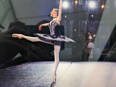 Charlotte Park — Classical dancer