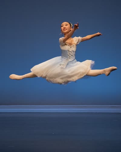 Nina ZHU — Classical dancer, Australia