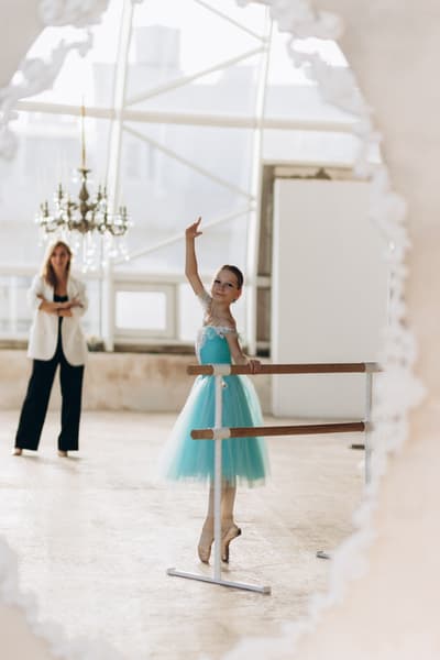 Olga Selianynova — Classical dancer