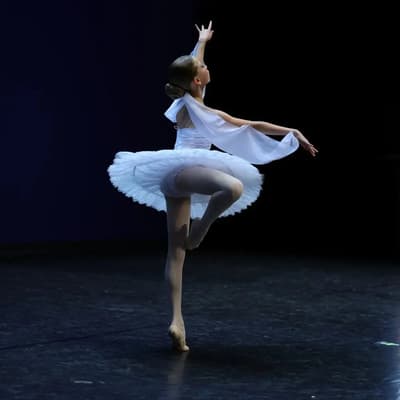 Olga Selianynova — Classical dancer