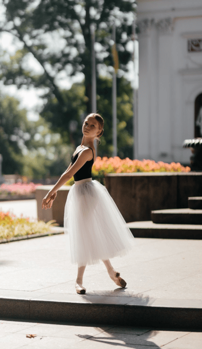 Olga Selianynova — Classical dancer