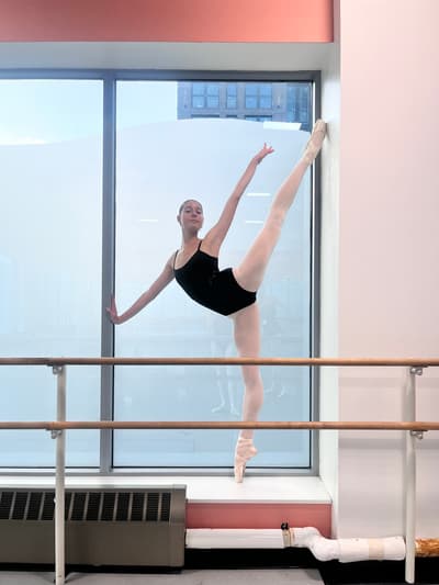 Christina Vas — Classical dancer