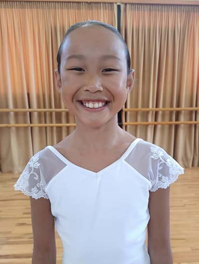 Nina Ren — Classical dancer, Greece