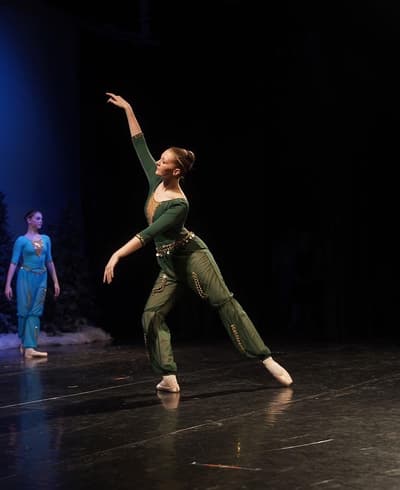 Leah Hagan — Classical dancer, Canada
