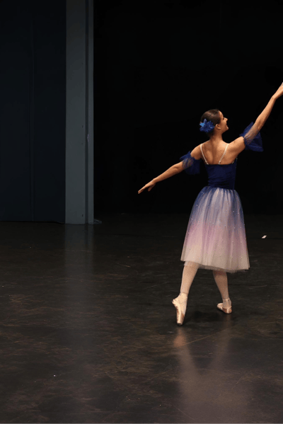 Mara-Celina Fußbahn — Classical dancer