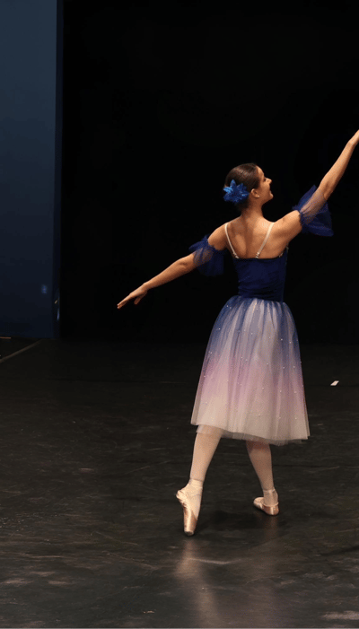 Mara-Celina Fußbahn — Classical dancer