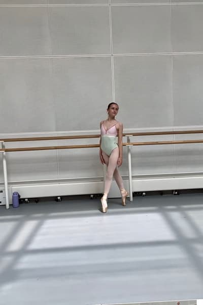 Jessamy Holland — dancer, United Kingdom