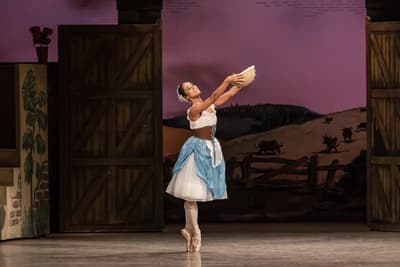 Alexandra Pera — Classical dancer, Czechia