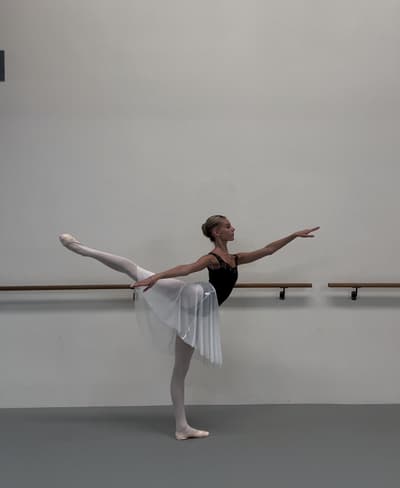 Yasmin Newitt — Classical dancer, Australia