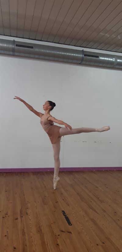 LOUANE LOPPION — Classical dancer, France