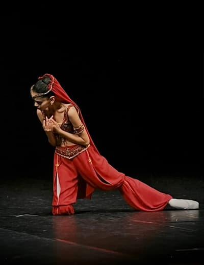 Nisha Bhide — Classical dancer, Japan