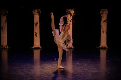 Leonie Peytureau Dupouy — Classical dancer, France