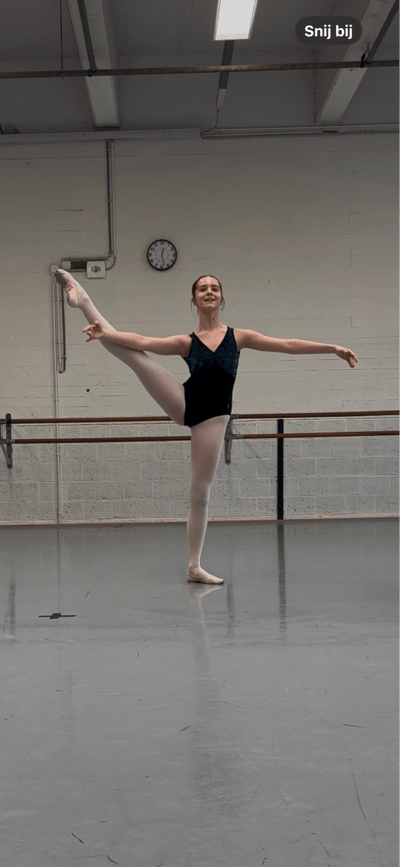 Fleur Cornelissen — Classical dancer