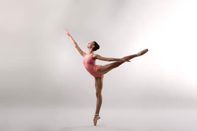 Maya ESNAULT — Classical dancer, France