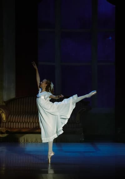Tova Tustin — Classical dancer, United States