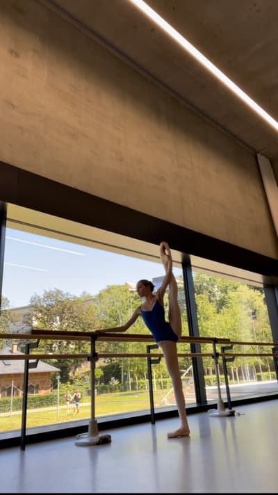 Yve-Noelle Bollinger — Classical dancer, Australia