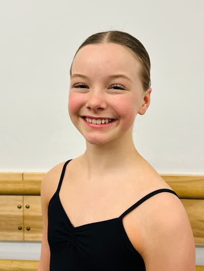 Savannah Manzel — Modern dancer, United States
