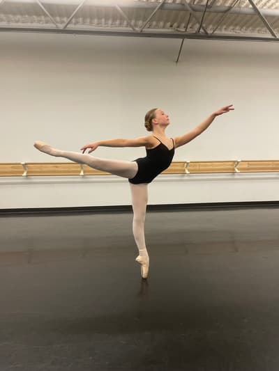 Savannah Manzel — Modern dancer, United States