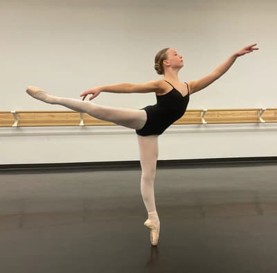 Savannah Manzel — Modern dancer, United States