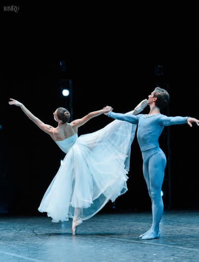 Pauline Perraut — Classical dancer