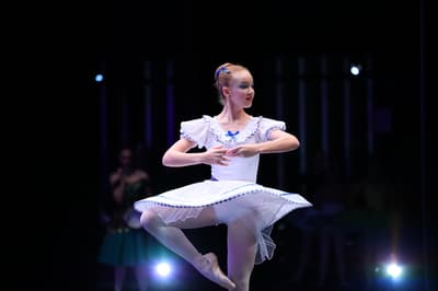 Léa Läderach — Classical dancer, France