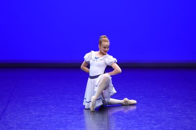 Léa Läderach — Classical dancer, France
