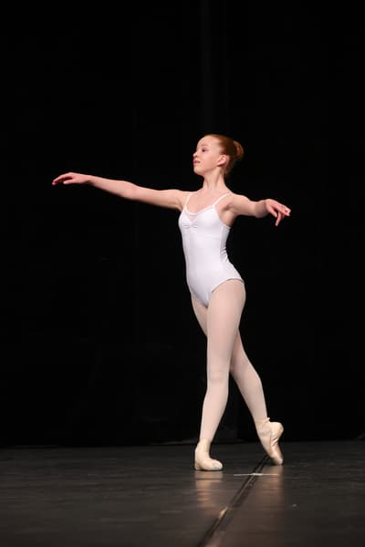 Léa Läderach — Classical dancer, France