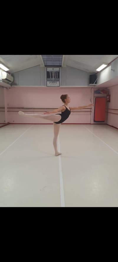 Léa Läderach — Classical dancer, France
