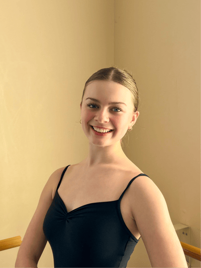 Liza Dunbar — Classical dancer