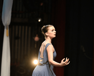 Liza Dunbar — Classical dancer