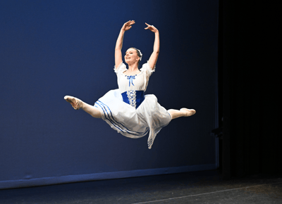 Liza Dunbar — Classical dancer