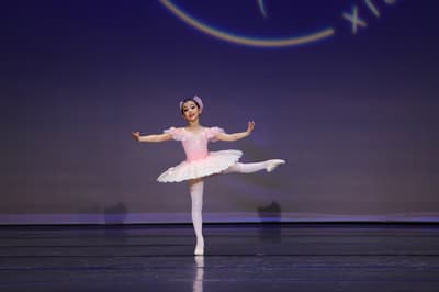 Evelyn Shen — Classical dancer, United States