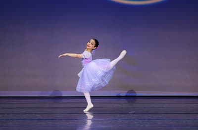 Evelyn Shen — Classical dancer, United States