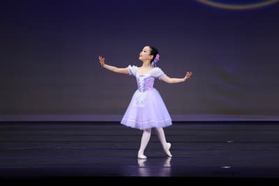 Evelyn Shen — Classical dancer, United States