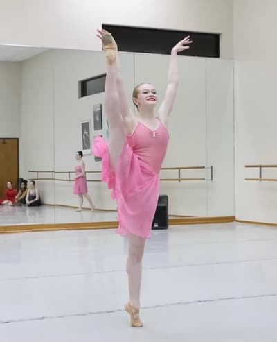 Kellyn Sutton — Classical dancer, United States